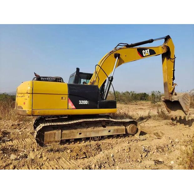 2017 Caterpillar 320D2-43895391