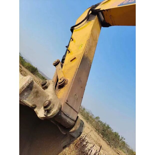 2017 Caterpillar 320D2-43895393