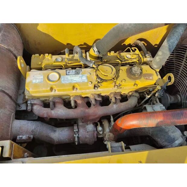 2017 Caterpillar 320D2-43895396