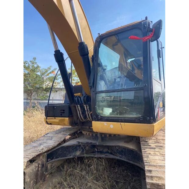2014 Caterpillar 320D2-43895401