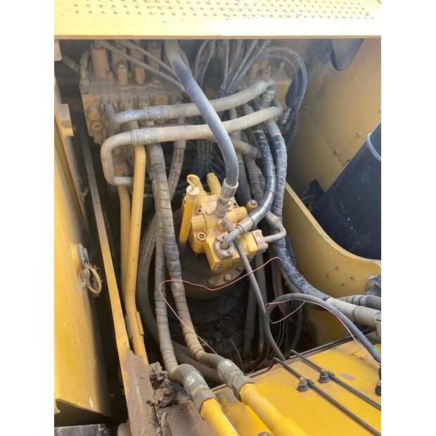 2014 Caterpillar 320D2-43895404