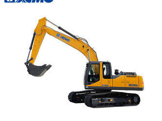 صورة ل حفارات 2013 اكس سي ام جي XE215CA