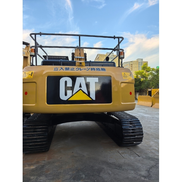 2020 Caterpillar 320D-43895514