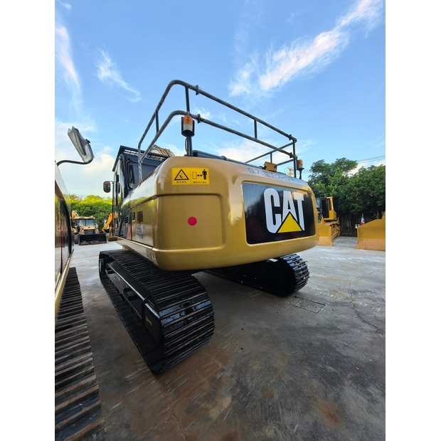 2020 Caterpillar 320D-43895515