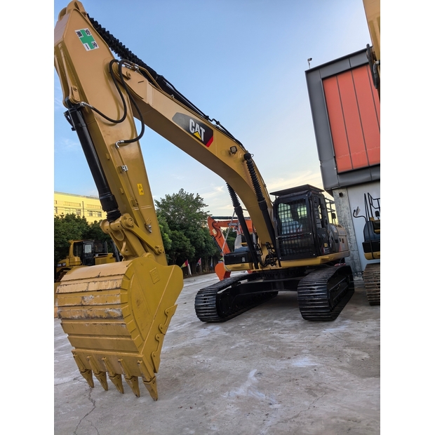 2020 Caterpillar 320D-43895516