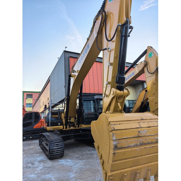 2020 Caterpillar 320D-43895518