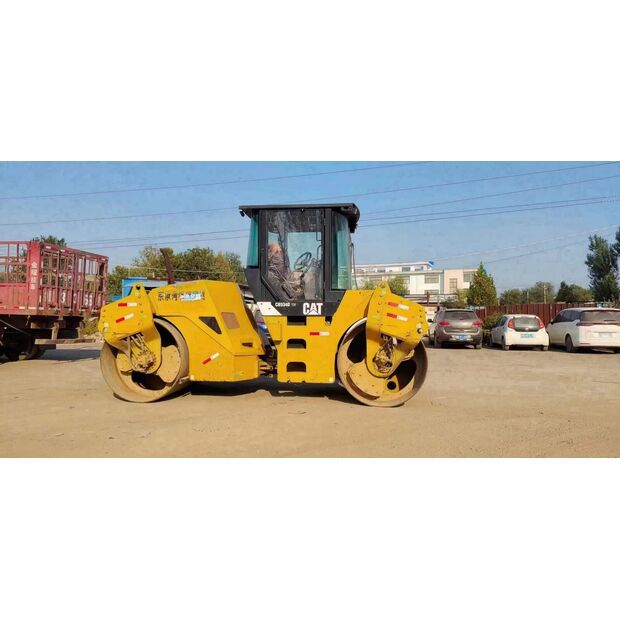 2012 كاتربيلر CB534DXW-43895843