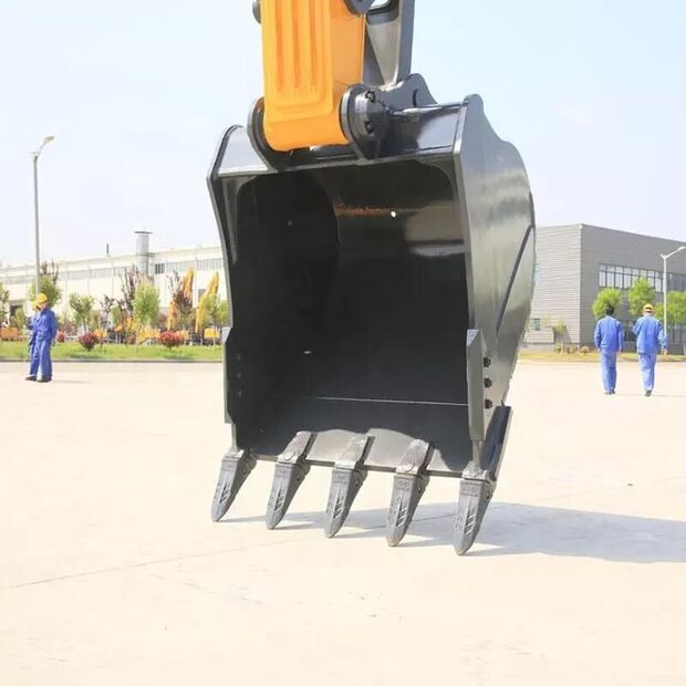 2013 XCMG XE215C-43895916