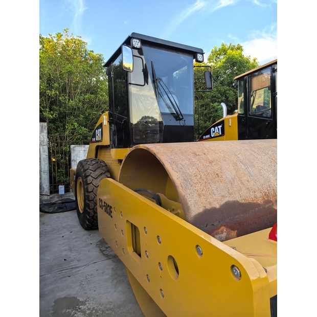 2021 Caterpillar CS683E-43896056