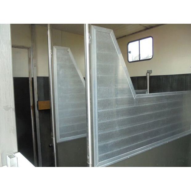 2001 مان 12.225-43896209