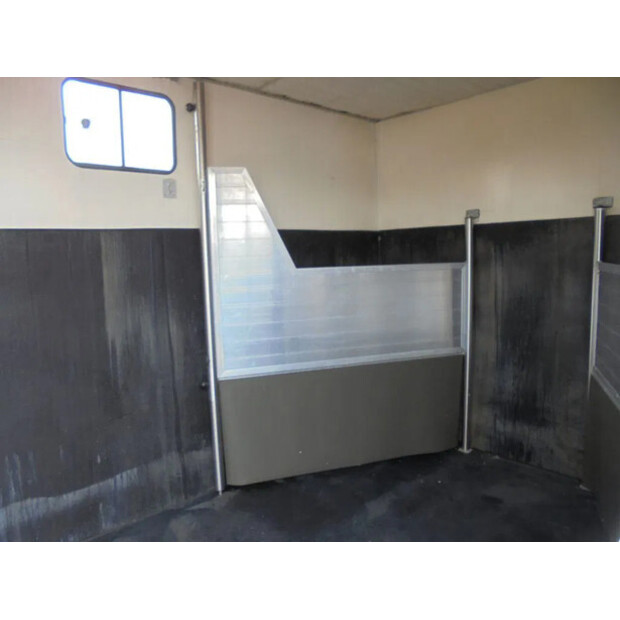 2001 مان 12.225-43896229