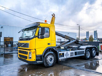 صورة ل شاحنات مع هوك 2009 فولفو FM400