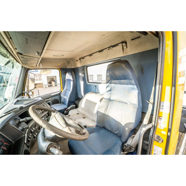 2009 فولفو FM400-43896501