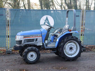 صورة ل تراكتورات زراعية لسكي Sial Hunter 20