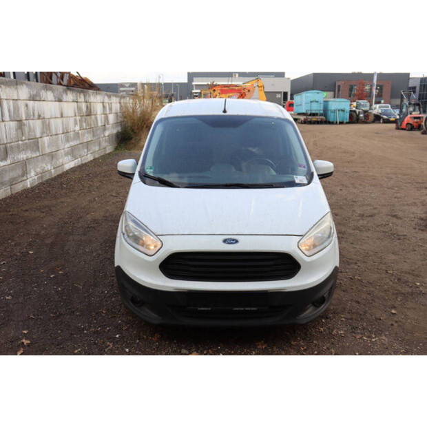 Ford Transit Courier-43897725