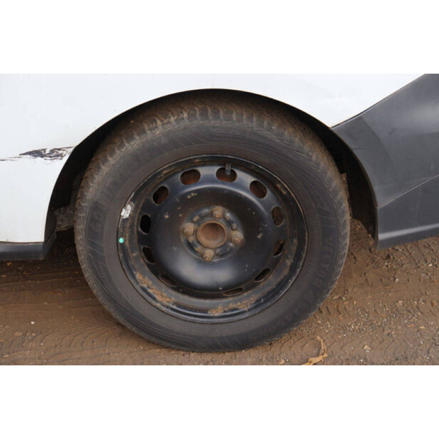 Ford Transit Courier-43897730