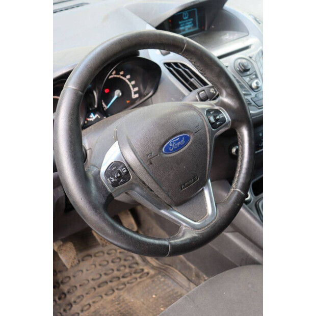 Ford Transit Courier-43897739