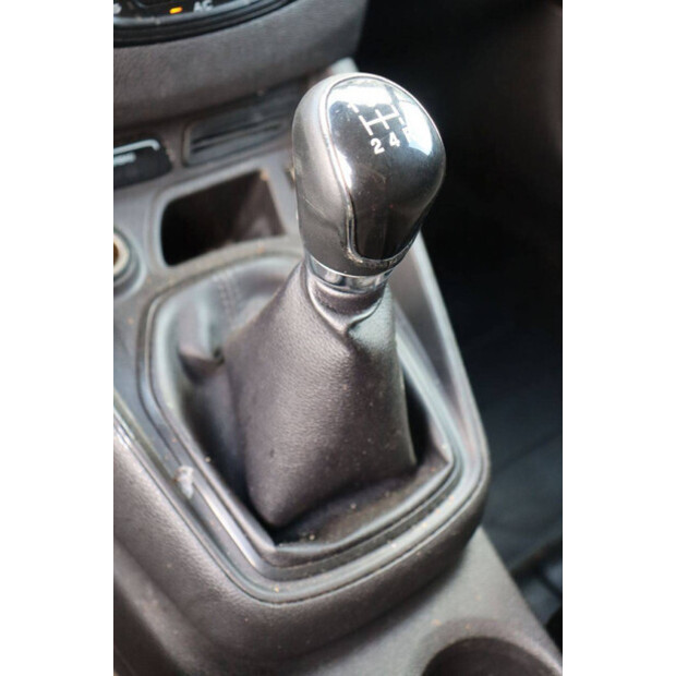 Ford Transit Courier-43897741