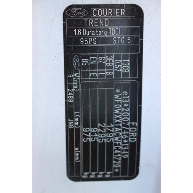 Ford Transit Courier-43897758