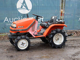 صورة ل تراكتورات زراعية كوبوتا A-13