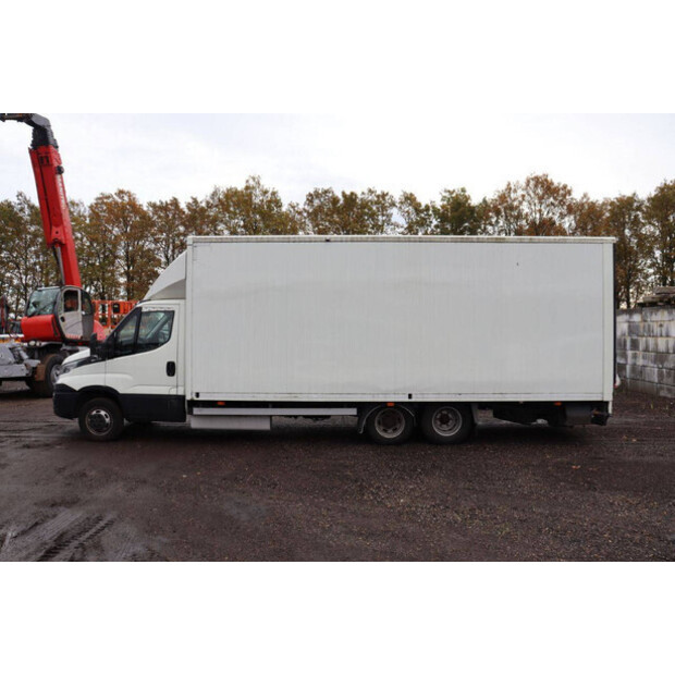 2017 فيلدهايزن P46-1-43898251