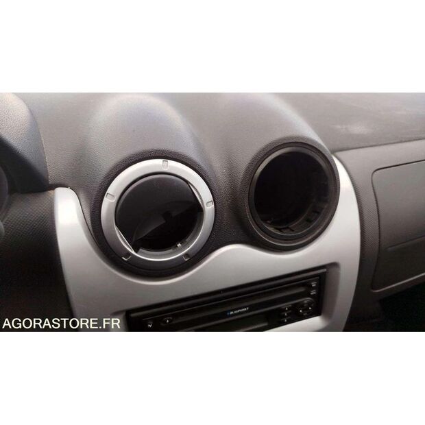 2010 داسيا LOGAN-43912355