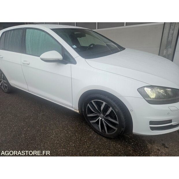 2013 Volkswagen Golf-43913285