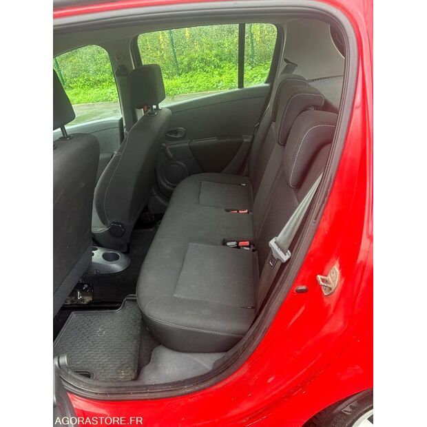 2013 Renault Clio-43913649