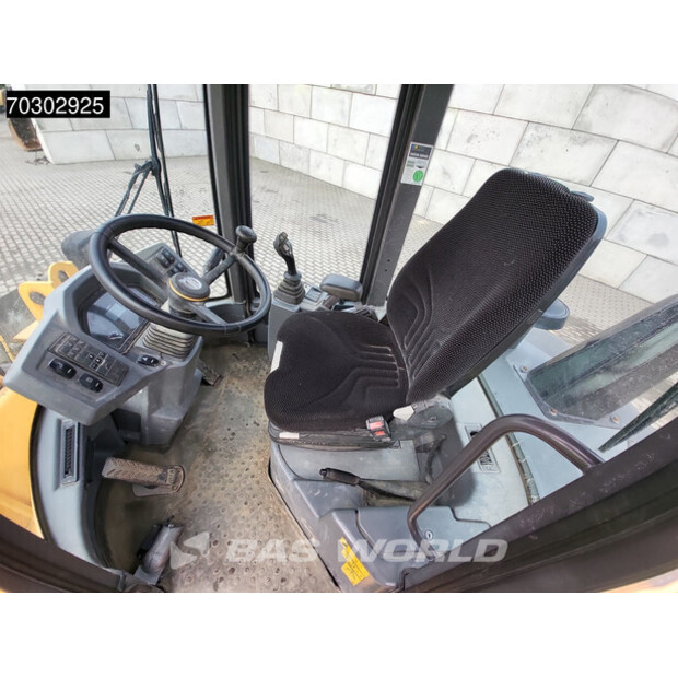 2017 Volvo L30G-43915351