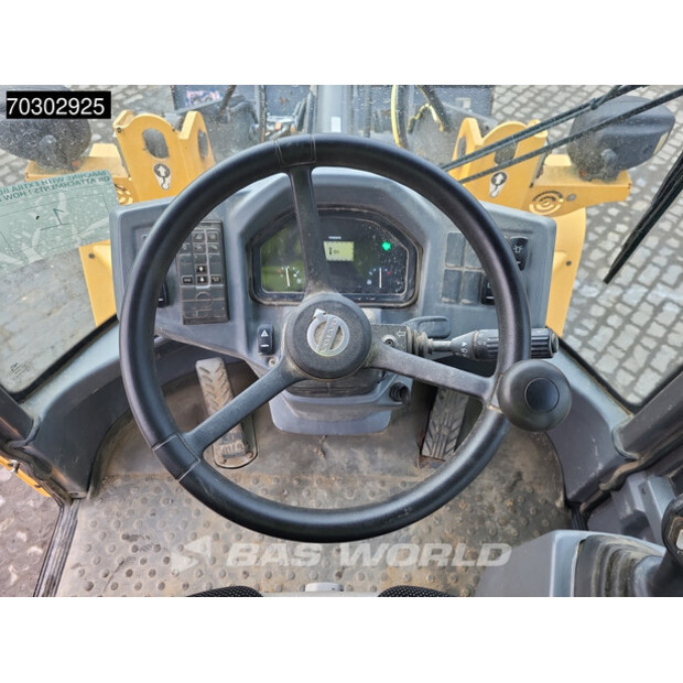 2017 Volvo L30G-43915352