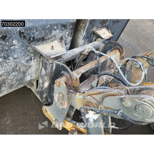 2013 ليبهير L538-43916123