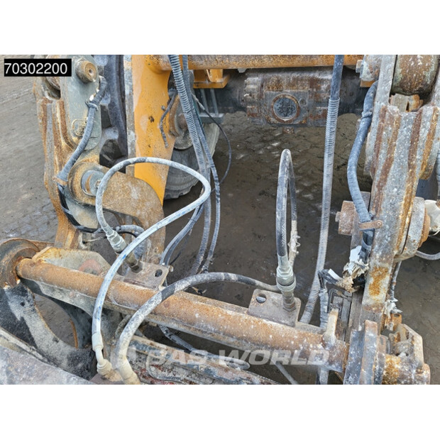 2013 ليبهير L538-43916124