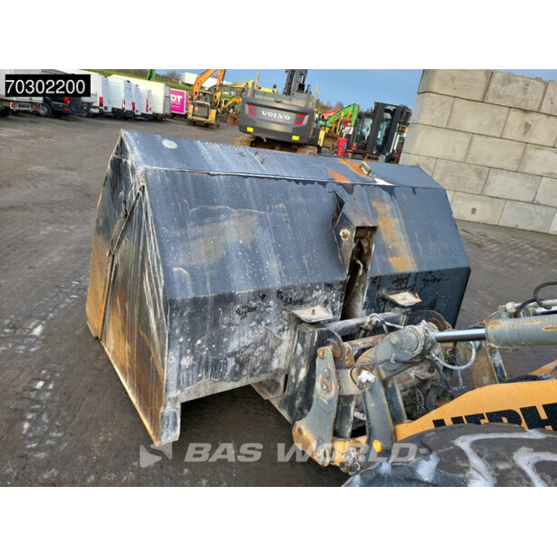 2013 ليبهير L538-43916126