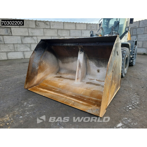 2013 ليبهير L538-43916127