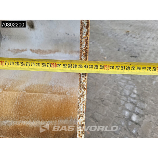 2013 ليبهير L538-43916129