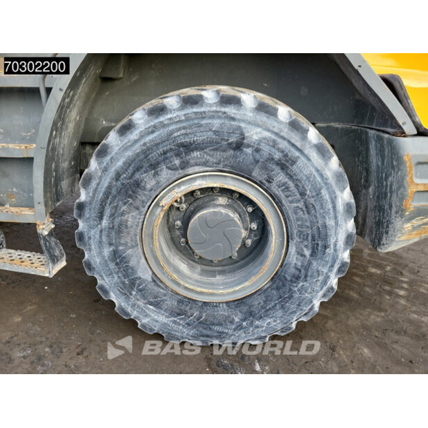 2013 ليبهير L538-43916140