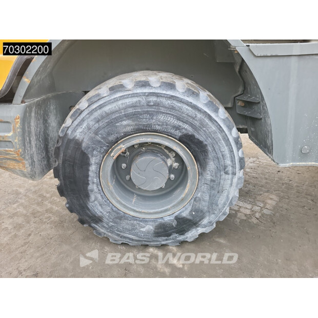 2013 ليبهير L538-43916142