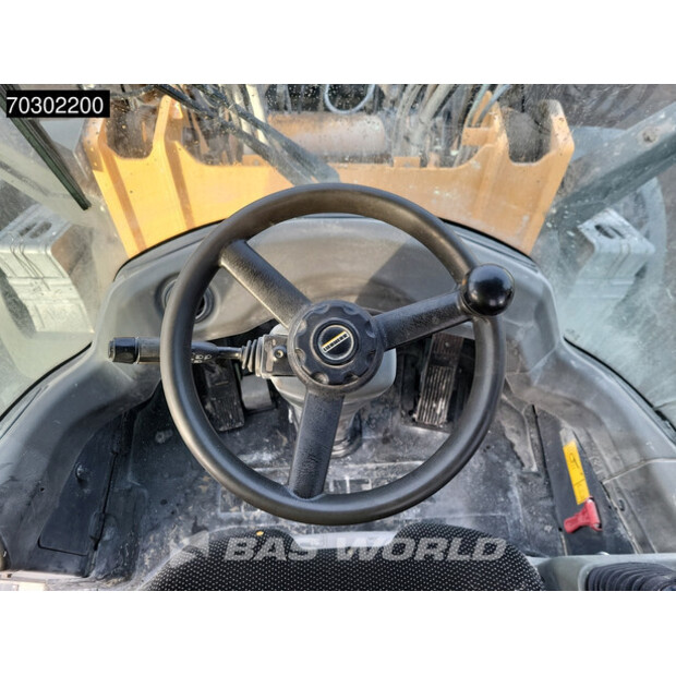 2013 ليبهير L538-43916148