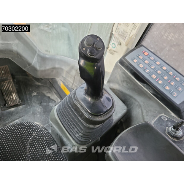 2013 ليبهير L538-43916150