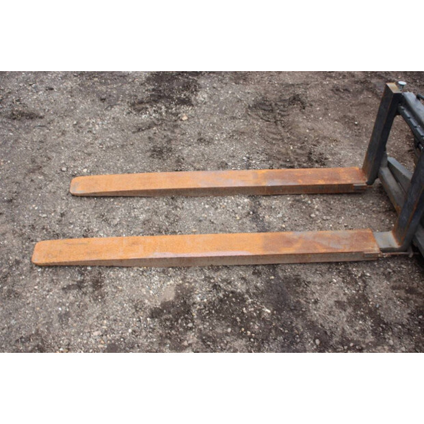 2003 BT CBE 2.5 AC-43916734