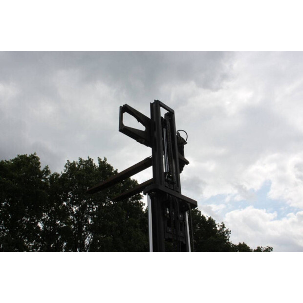 2003 BT CBE 2.5 AC-43916754