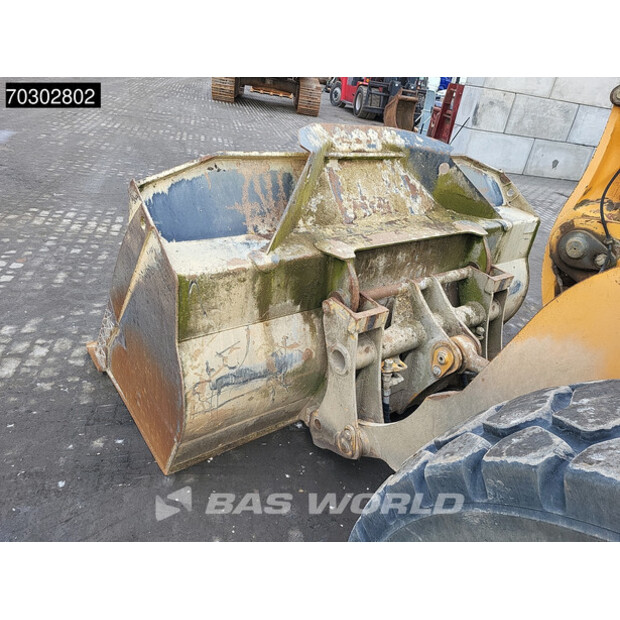 2005 ليبهير L538-43916925