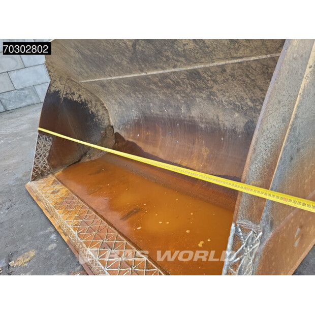 2005 ليبهير L538-43916928