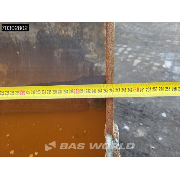 2005 ليبهير L538-43916929