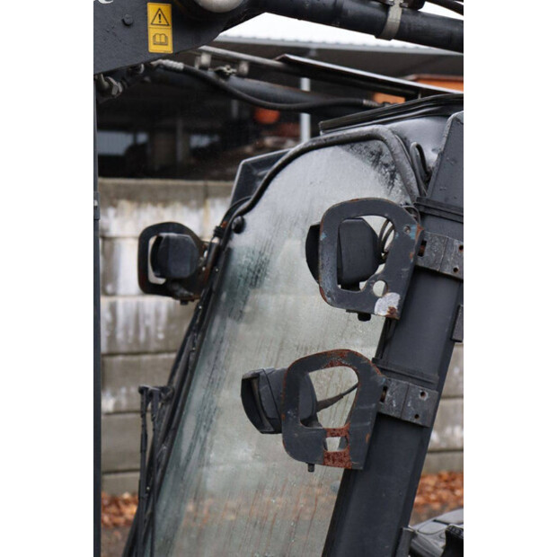 2017 ليندي E14-02-43917137