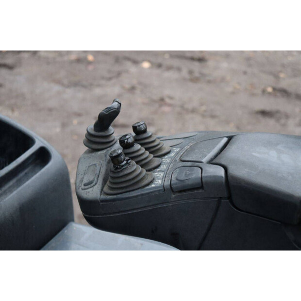 2017 ليندي E14-02-43917142