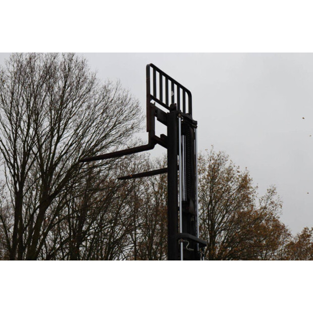 2017 ليندي E14-02-43917154