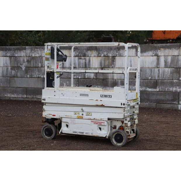 2015 جيه ال جي 1930ES-43917677