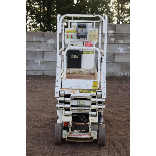 2015 جيه ال جي 1930ES-43917679