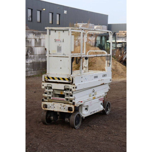 2015 جيه ال جي 1930ES-43917683